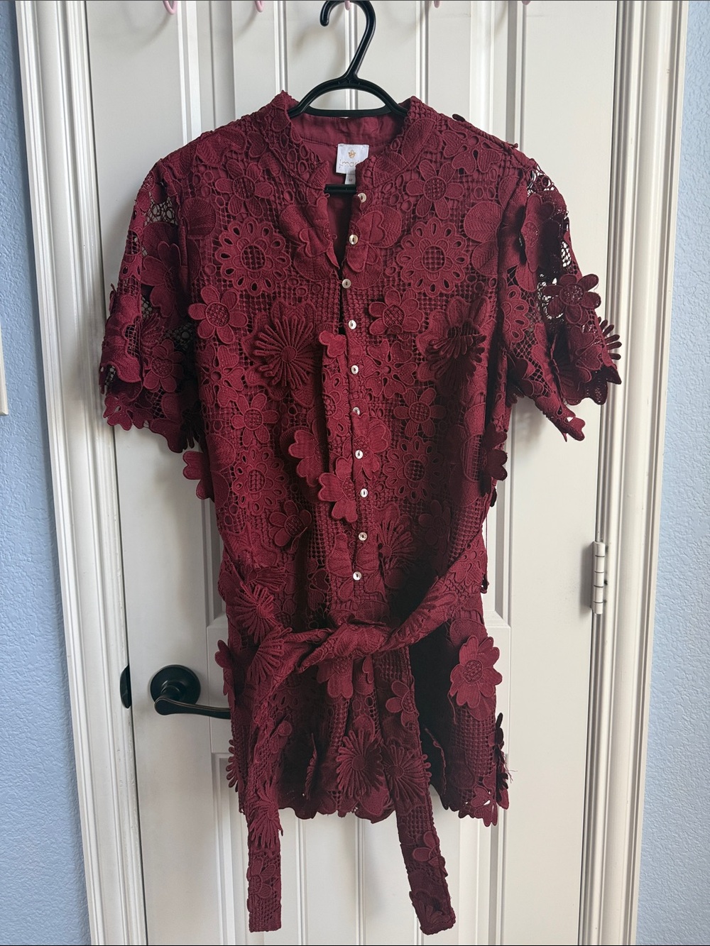 Women's Lace Floral Button-Front Romper — Burgundy
